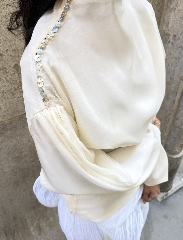 Amira Set 05